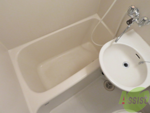 バス・シャワールーム　疲れた時はゆっくり湯船につかってみてはいかがでしょうか。