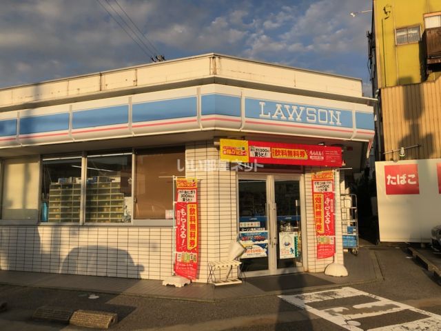 コンビニ　ローソン　魚津上村木店（コンビニ）まで519m