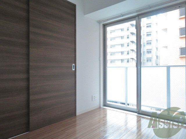 その他部屋・スペース　４．１帖の寝室です。採光があり、きれいですね。