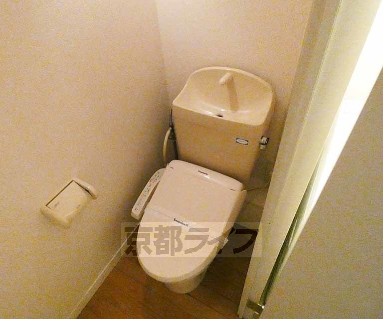 トイレ　ウォシュレット付きです！