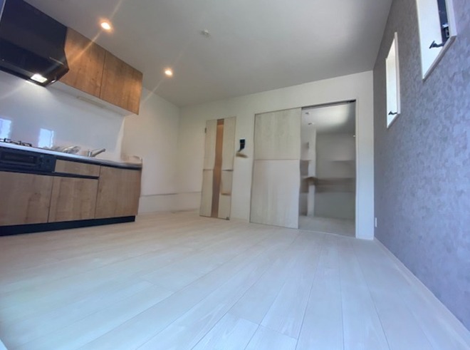 居室・リビング　広々としたリビングで快適に過ごせます！