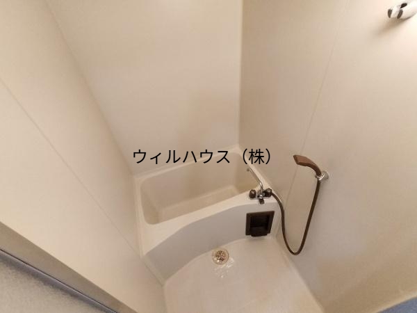 バス・シャワールーム　綺麗にリフォームされています！