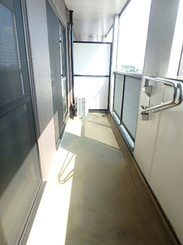 バルコニー　図面と現状に相違がある場合には現状を優先