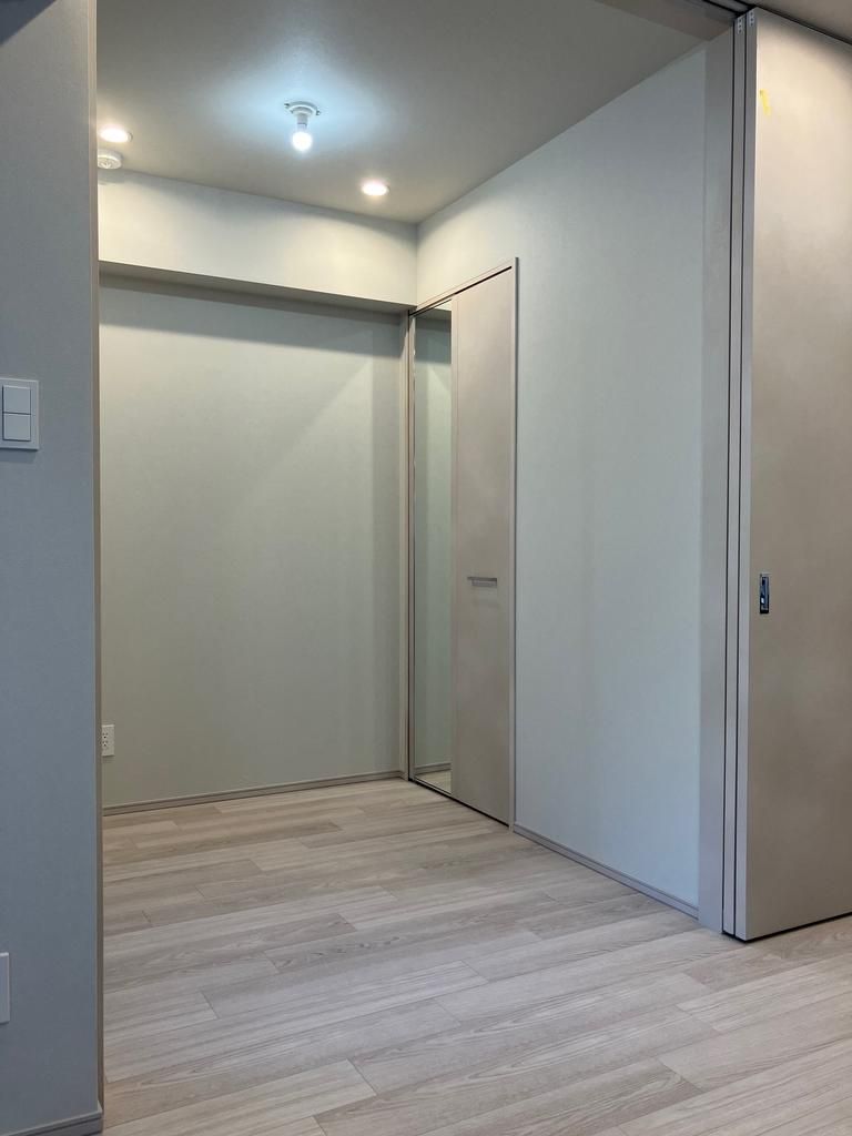 その他部屋・スペース　開放的な寝室です