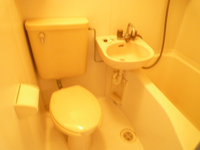 トイレ　３点ユニットなのでお掃除も楽々です