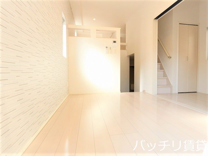 居室・リビング　同型タイプの為、現状を優先致します。