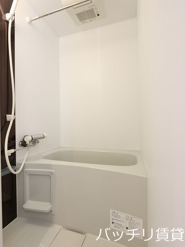 バス・シャワールーム　同型タイプの為、現状を優先致します。