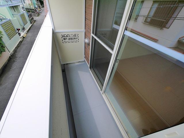 バルコニー　お洗濯にも便利なバルコニー付き