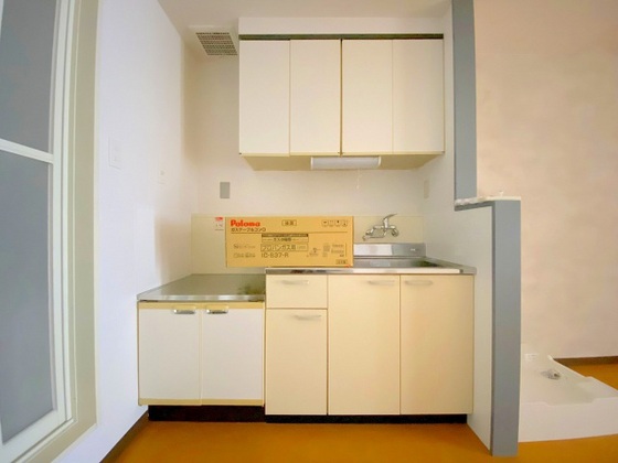 キッチン　※掲載写真は同マンション別部屋参考写真となります。