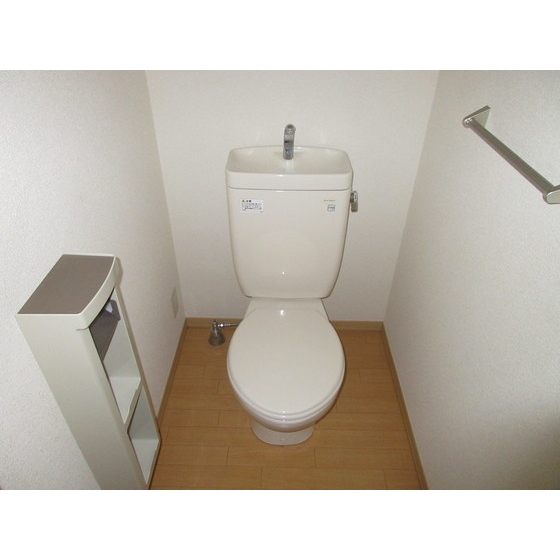 トイレ　トイレもきれいです