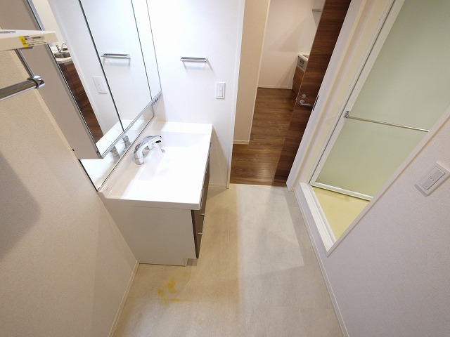 洗面設備　脱衣スペースもあります