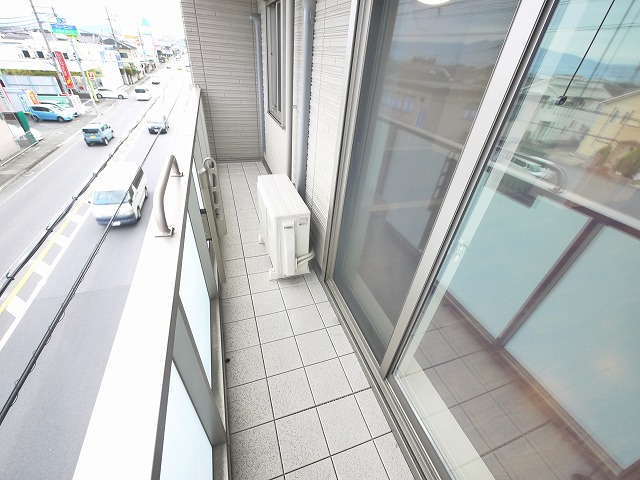 バルコニー　バルコニー付きです
