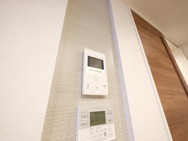 セキュリティ　モニター付きインターホン