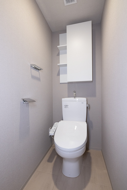トイレ　※写真は同タイプ住戸です。
