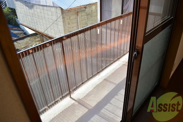 バルコニー　たくさん干せるバルコニー