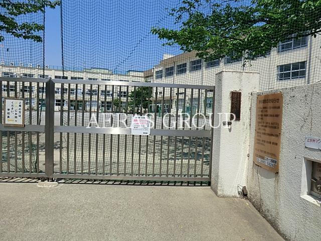 小学校　足立区立桜花小学校（小学校）まで856m