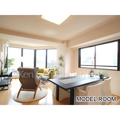 居室・リビング　同タイプ5階のお部屋を撮影。仕様が異なることがあります。