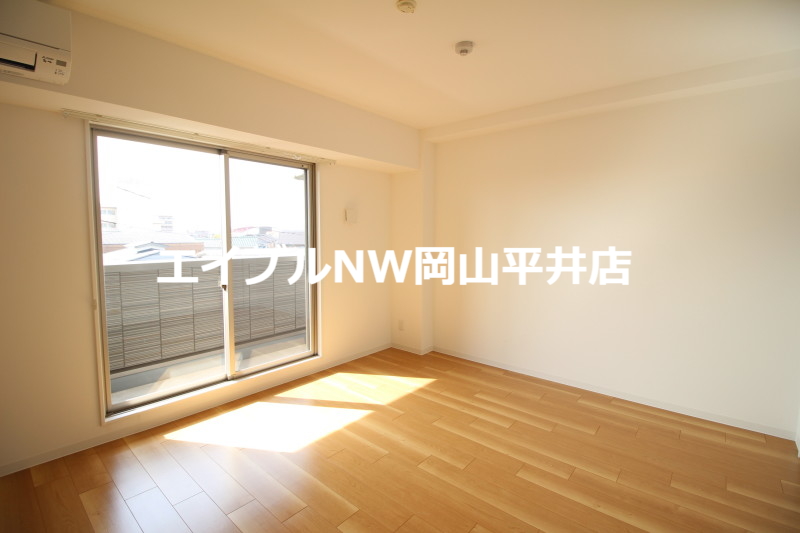 居室・リビング　同タ