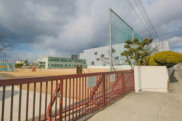 小学校　岡山市立西大寺小学校（小学校）まで900m