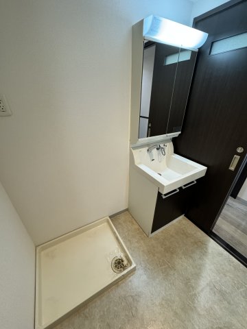 洗面設備　※別号室の写真となります。