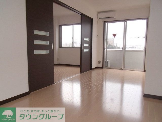 居室・リビング　お問合せはタウンハウジング千葉まで！※現地待合わせ相談可能