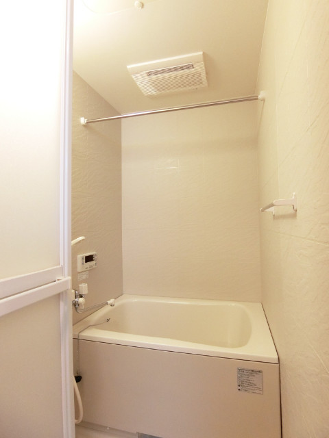 バス・シャワールーム　追い焚き付