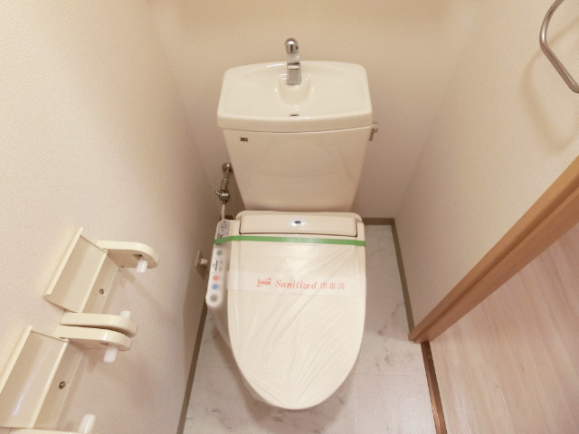 トイレ　シャワートイレ