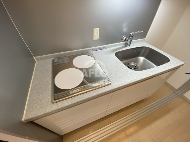 キッチン　ロイヤルパークス桃坂　2口IHシステムキッチン