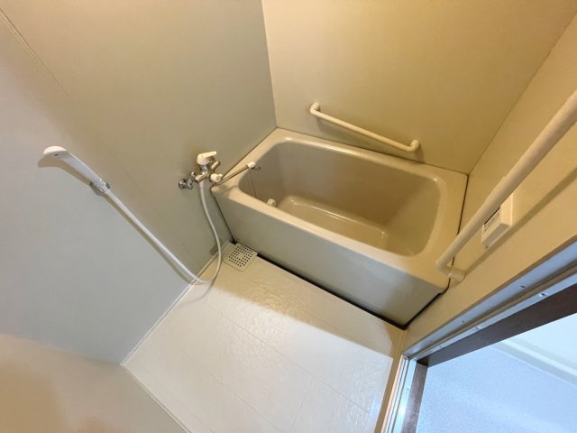 バス・シャワールーム　シンプルで機能的なユニットバスです！