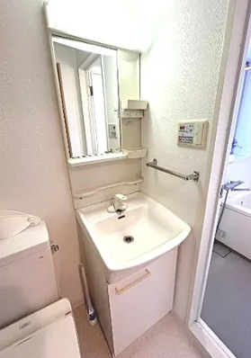 洗面設備　※別部屋の参考写真です。