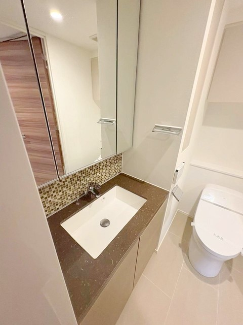 洗面設備　同仕様参考写真