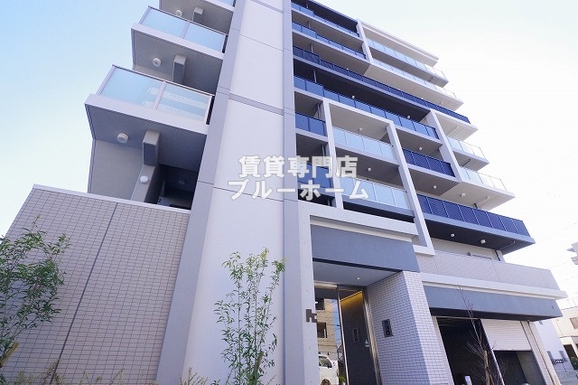 建物外観　鉄筋コンクリート造8階建て！