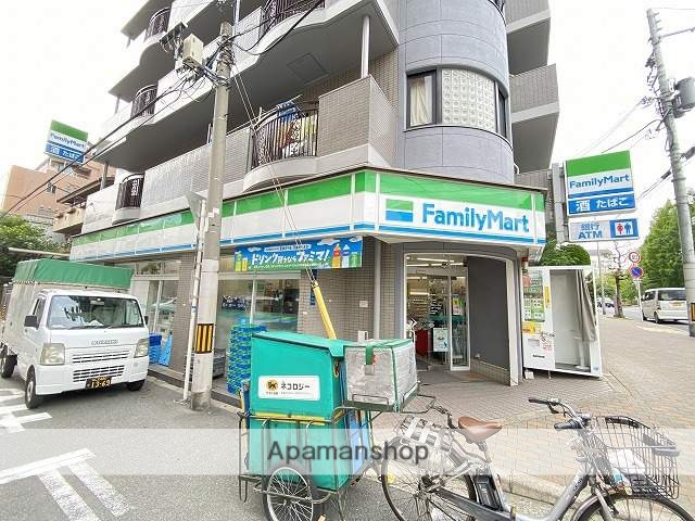 コンビニ　ファミリーマート上町一丁目店（コンビニ）まで301m