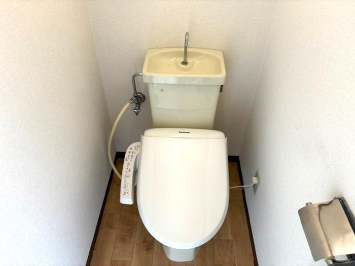 トイレ　退去予定のため別部屋写真使用