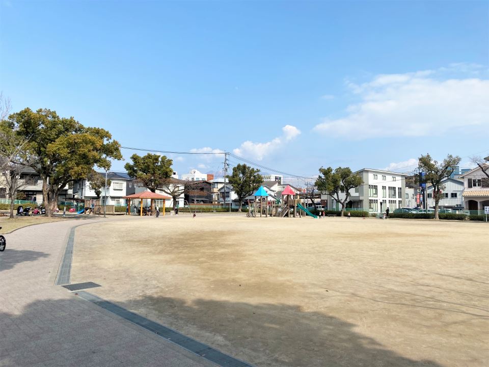 公園　二軒茶屋公園（公園）まで240m