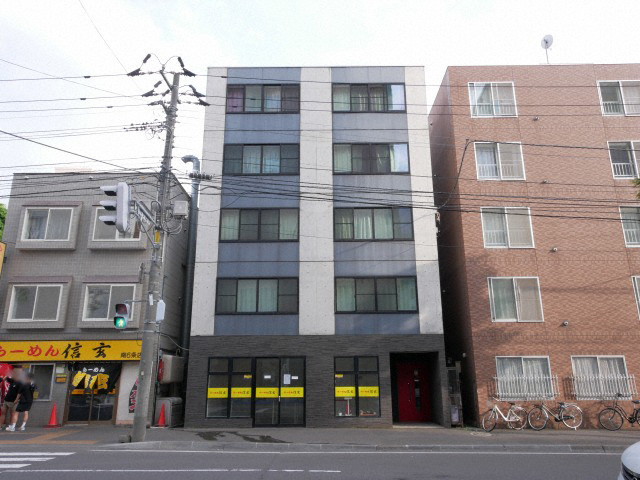 建物外観　★都市ガスで光熱費軽減可能！★大通徒歩圏の便利な立地！
