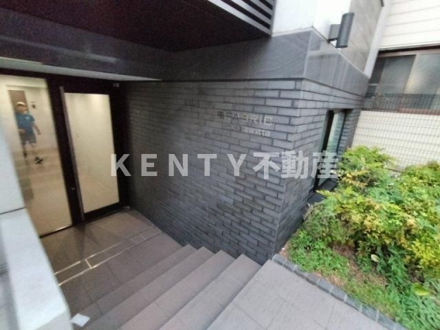 エントランス　建物の内部です
