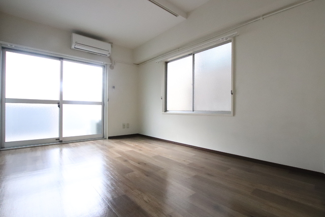 居室・リビング　★２面採光のお部屋です★