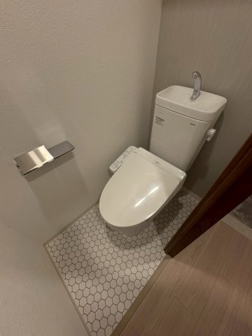 トイレ　清潔感のあるトイレです