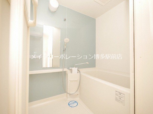 バス・シャワールーム　※室内写真は同物件別部屋(清掃前の写真)引用・現状優先です。