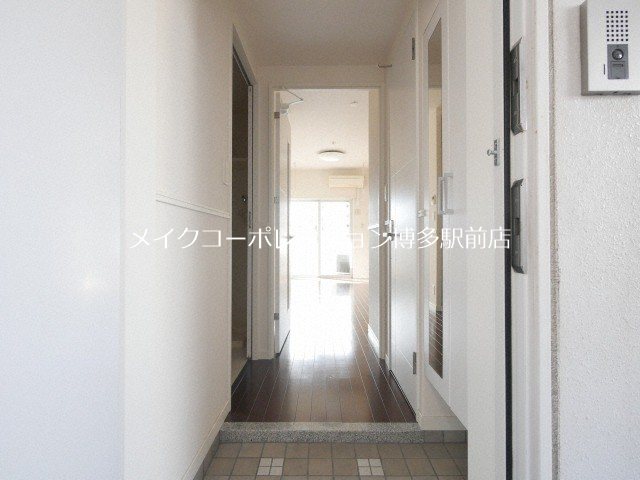 玄関　※室内写真は同物件別部屋(清掃前の写真)引用・現状優先です。