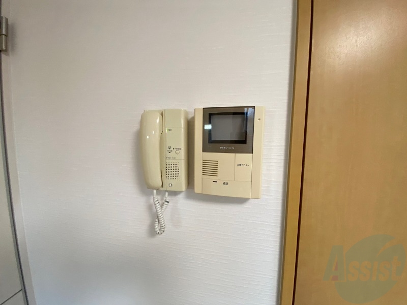 セキュリティ　ＴＶモニター付インターホンです。来客者の顔が見えるので安心！