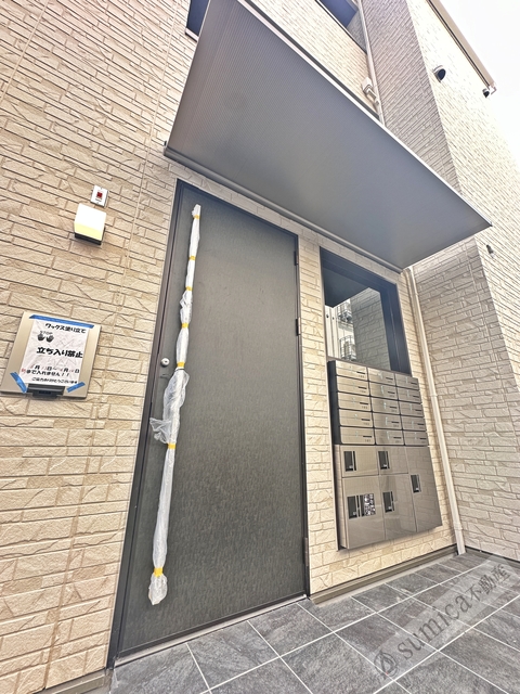 エントランス　外出時も安心な宅配ボックス♪