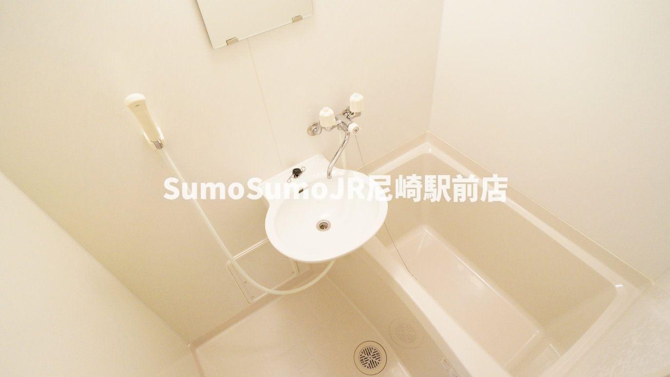 バス・シャワールーム　お風呂です