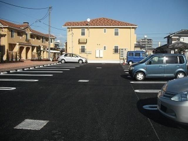 駐車場　☆広い敷地内駐車場☆