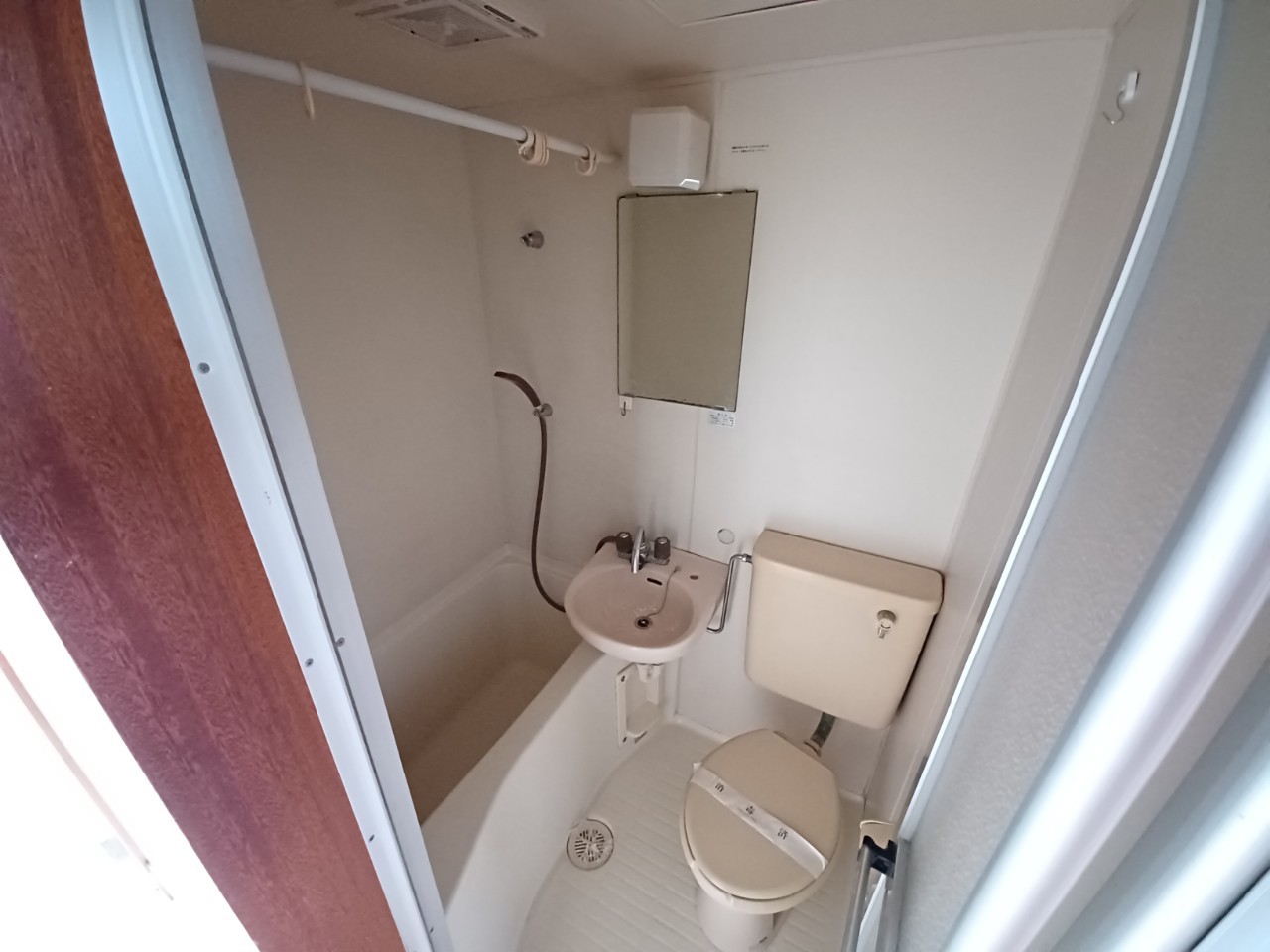 バス・シャワールーム　コンパクトで使いやすいお風呂です