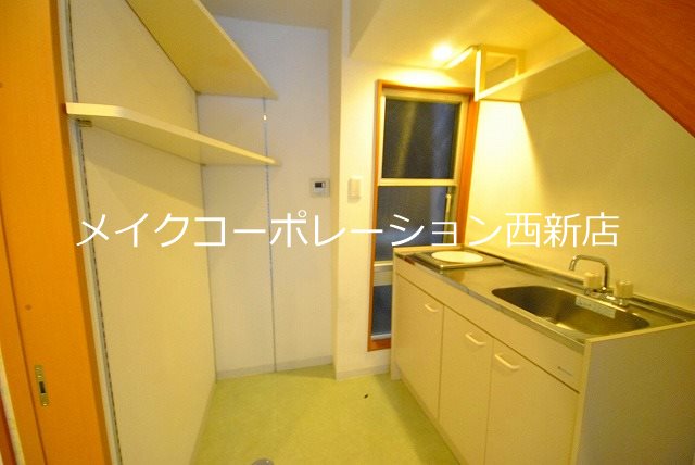 地下鉄七隈線 茶山駅 徒歩15分 2階建 築15年のキッチン写真