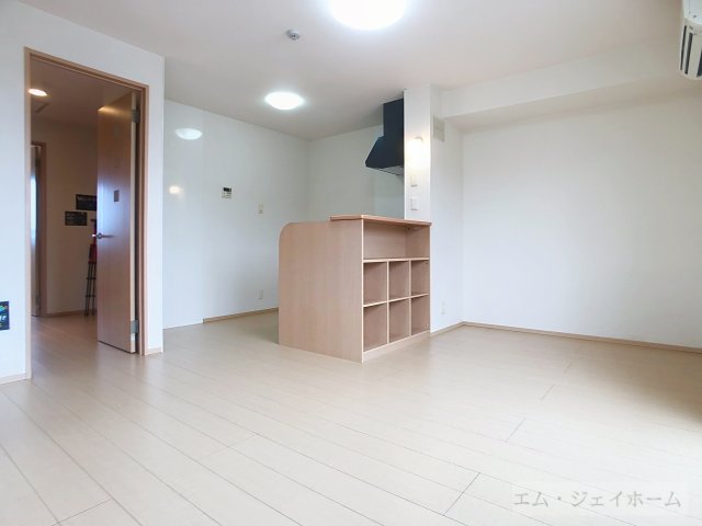 メイプルコートの居間写真