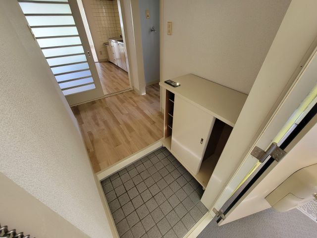 ドムス塩焼の玄関写真