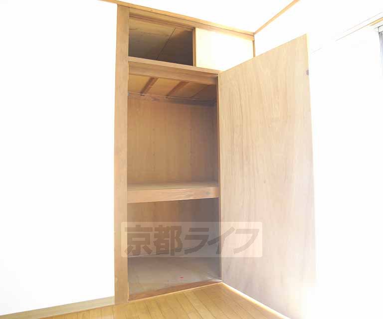 収納　クローゼット付きです。